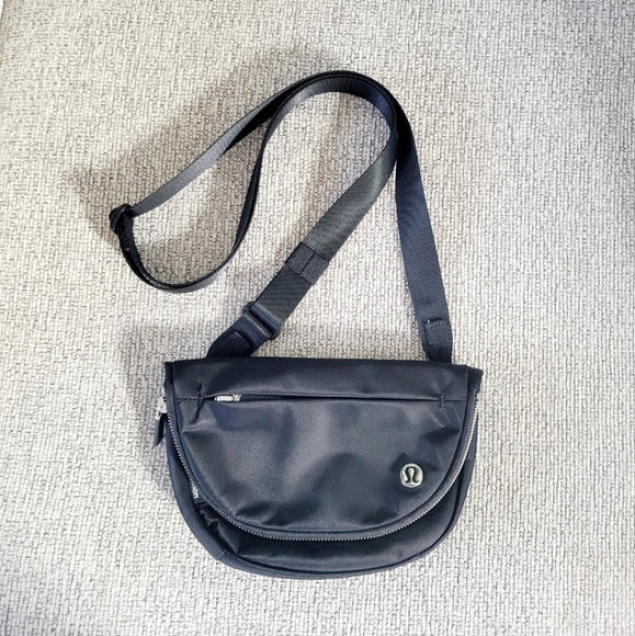 lululemon athletica Handbags - Lululemon All Night Festival Bag 2L